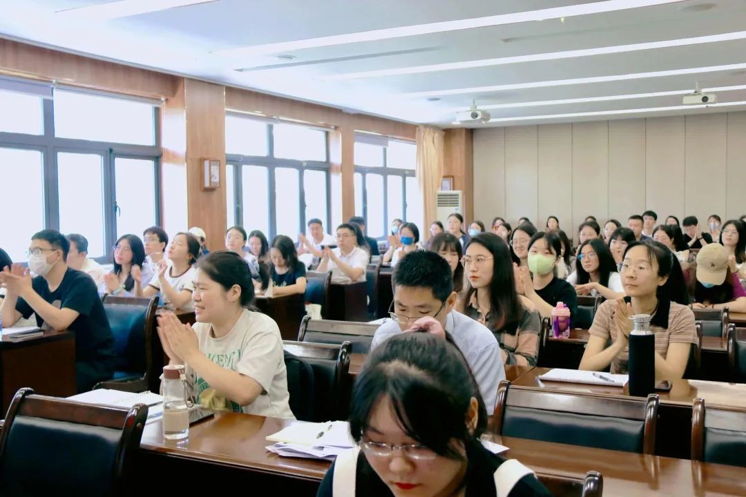 中国社会科学院大学王维国教授应邀为我学院做学术讲座3.jpg